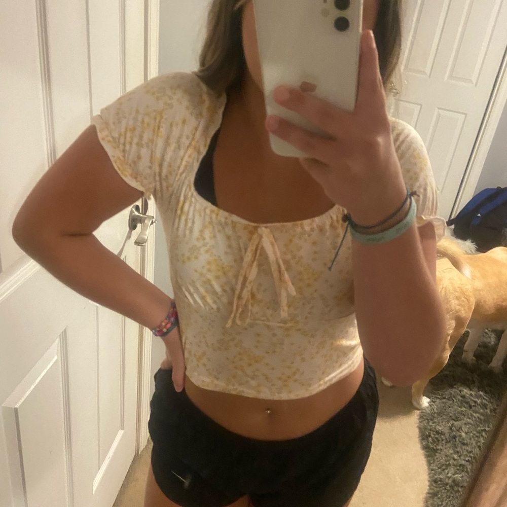 puff sleeve floral crop top